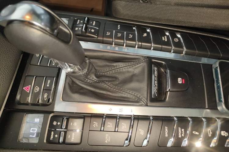 Used Porsche Macan 2014 Macan S 3.0T Gear Lever