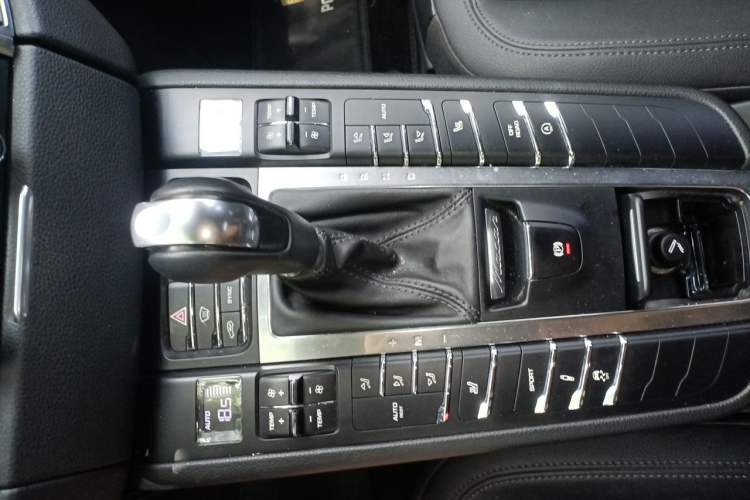 Used Porsche Macan 2014 Macan 2.0T Gear Lever