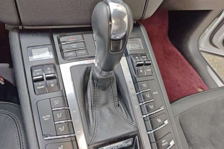 Used Porsche Macan 2014 Macan 2.0T Gear Lever