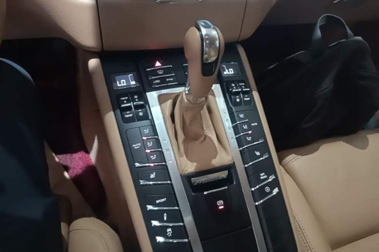 Used Porsche Macan 2014 Macan 2.0T Gear Lever