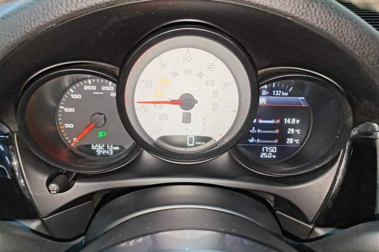Used Porsche Macan 2014 Macan S 3.0T Instrument Cluster