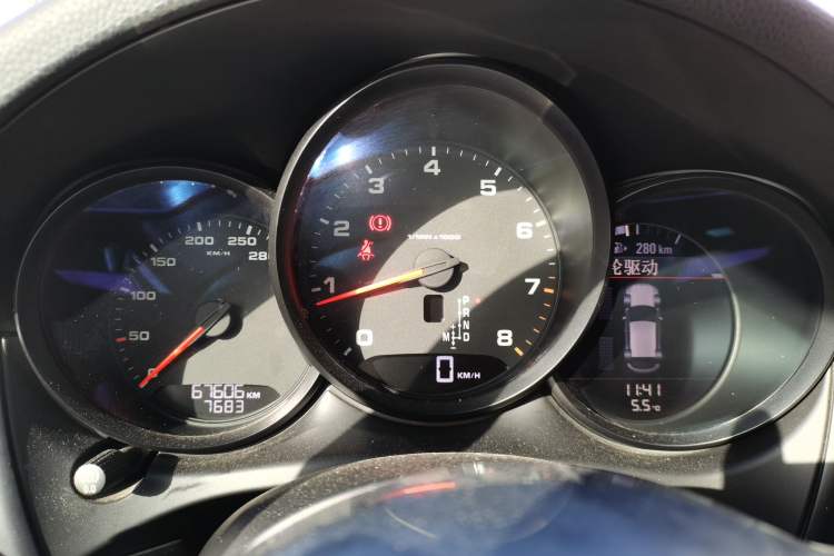 Used Porsche Macan 2014 Macan 2.0T Instrument Cluster