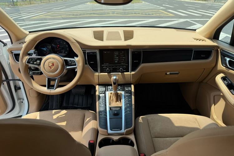 Used Porsche Macan 2014 Macan 2.0T Interior 1