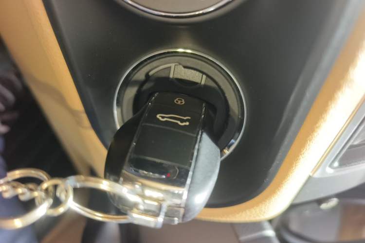 Used Porsche Macan 2014 Macan 2.0T Interior 1