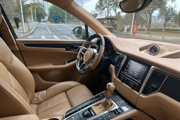 Used Porsche Macan 2014 Macan 2.0T Interior 11