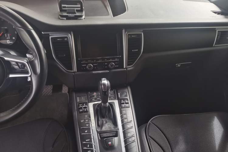 Used Porsche Macan 2014 Macan 2.0T Interior 2