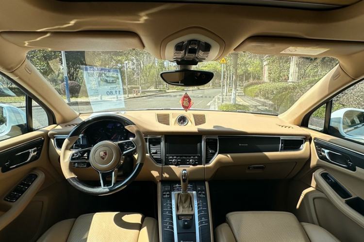 Used Porsche Macan 2014 Macan 2.0T Interior 2