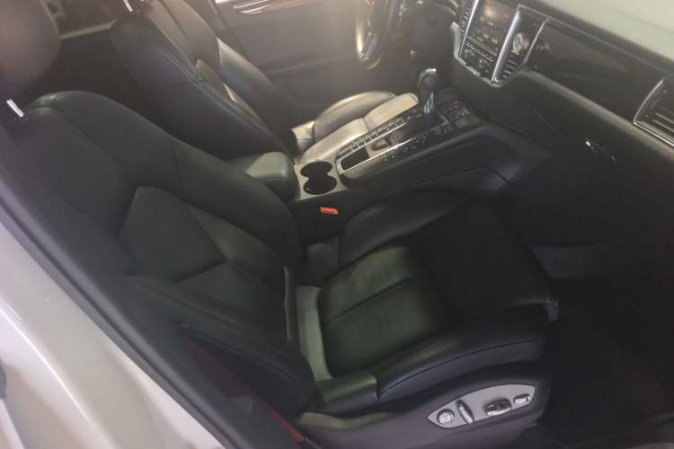Used Porsche Macan 2014 Macan S 3.0T Interior 4