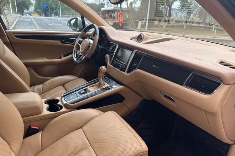 Used Porsche Macan 2014 Macan 2.0T Interior 9