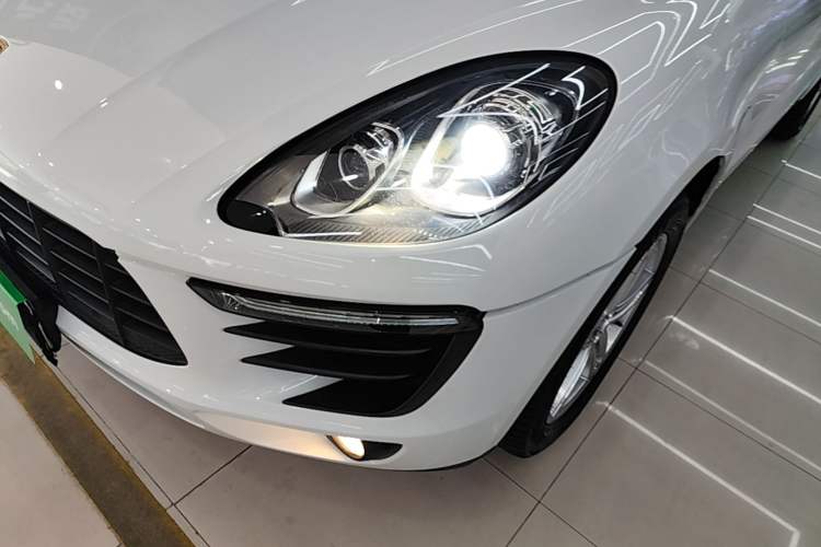 Used Porsche Macan 2014 Macan 2.0T Left Front Headlight