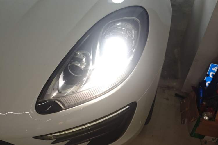 Used Porsche Macan 2014 Macan 2.0T Left Front Headlight