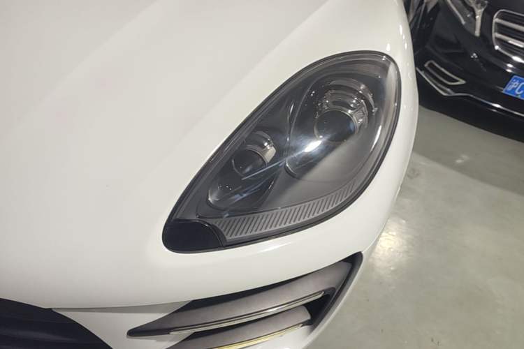 Used Porsche Macan 2014 Macan Turbo 3.6T Left Front Headlight