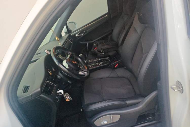 Used Porsche Macan 2014 Macan 2.0T Left Front Seat
