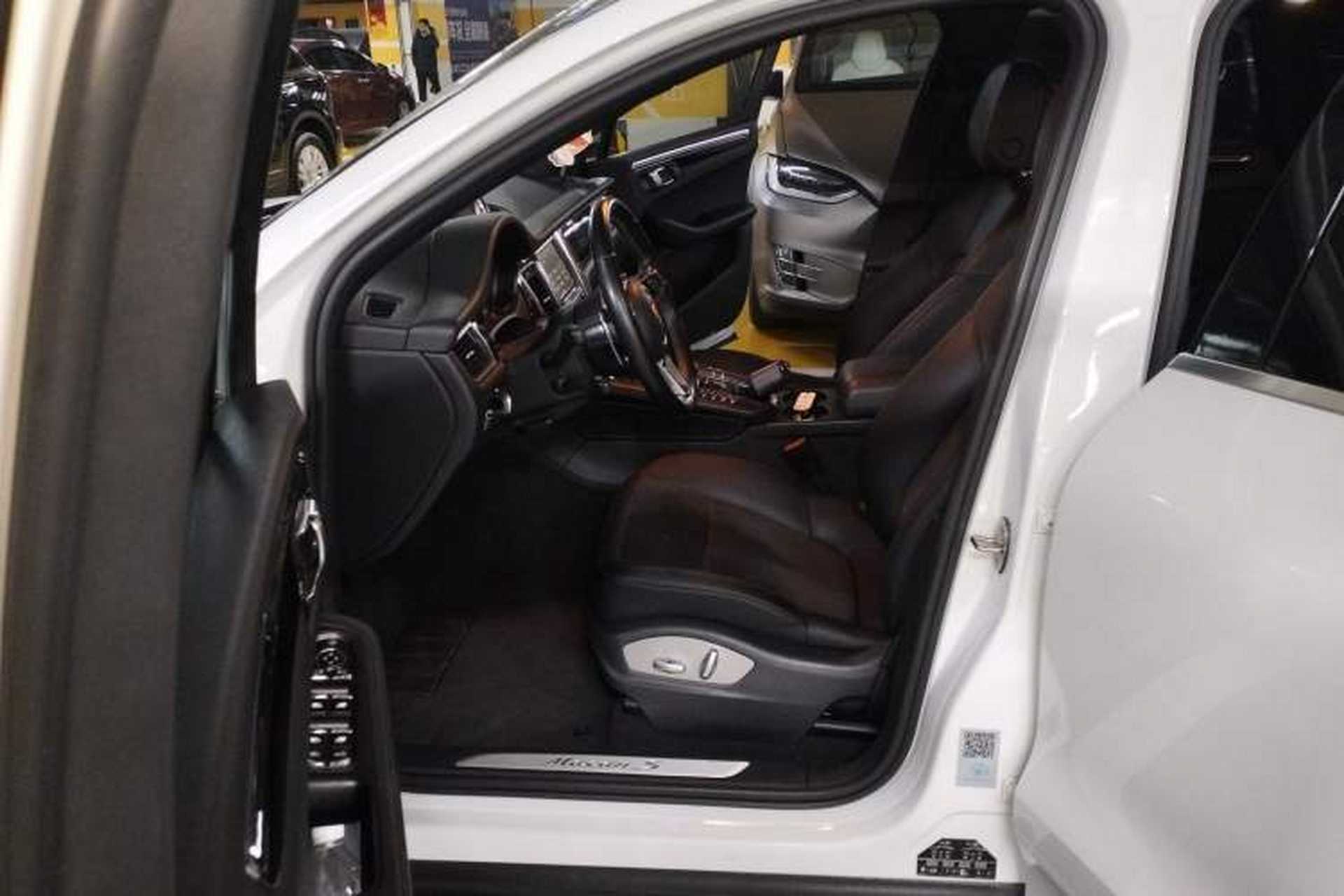 Used Porsche Macan 2014 Macan S 3.0T Left Front Seat
