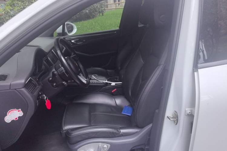 Used Porsche Macan 2014 Macan 2.0T Left Front Seat