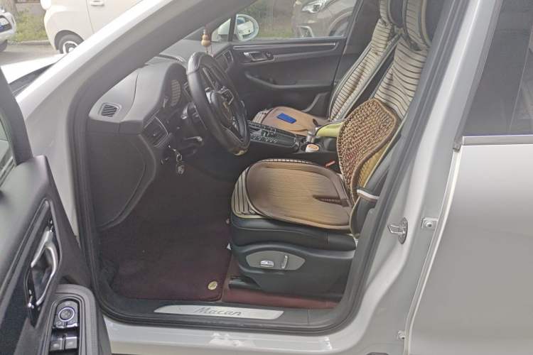 Used Porsche Macan 2014 Macan 2.0T Left Front Seat