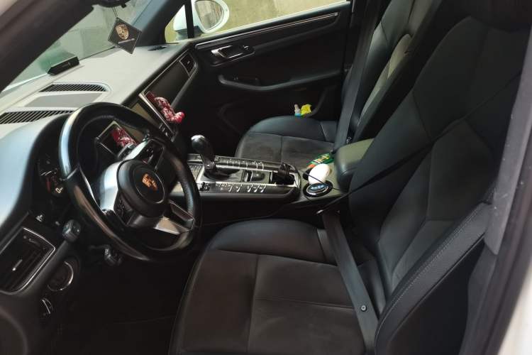 Used Porsche Macan  Left Front Seat
