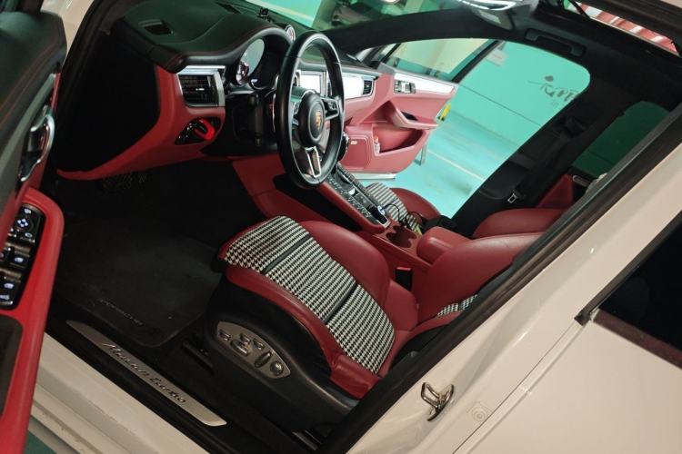 Used Porsche Macan 2014 Macan Turbo 3.6T Left Front Seat