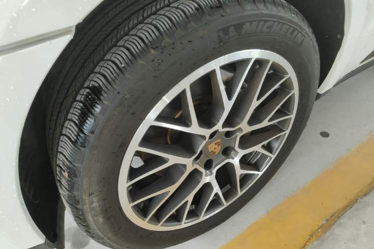 Used Porsche Macan 2014 Macan S 3.0T Left Front Wheel Hub