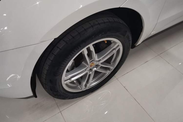 Used Porsche Macan 2014 Macan 2.0T Left Front Wheel Hub