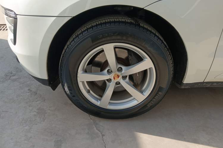 Used Porsche Macan 2014 Macan 2.0T Left Front Wheel Hub