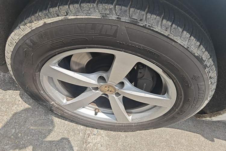 Used Porsche Macan 2014 Macan 2.0T Left Front Wheel Hub