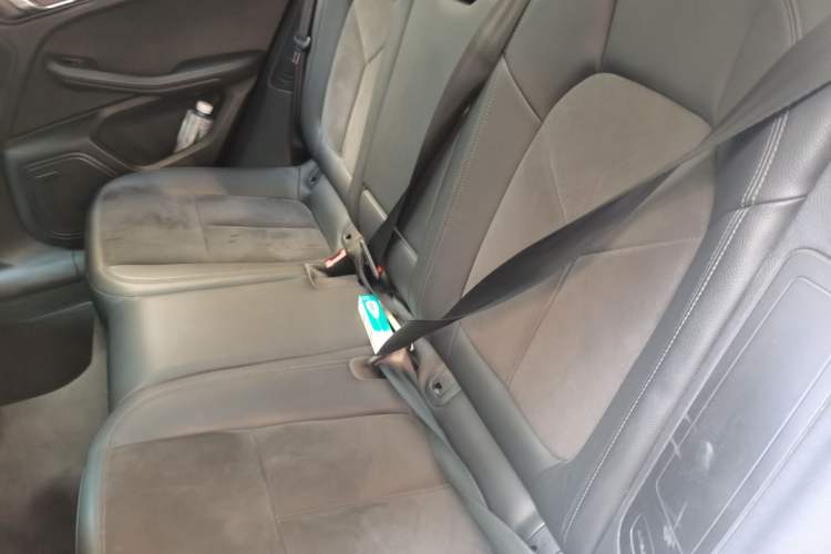 Used Porsche Macan  Left Rear Seat