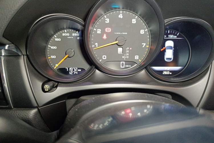 Used Porsche Macan 2014 Macan 2.0T Odometer Close Up