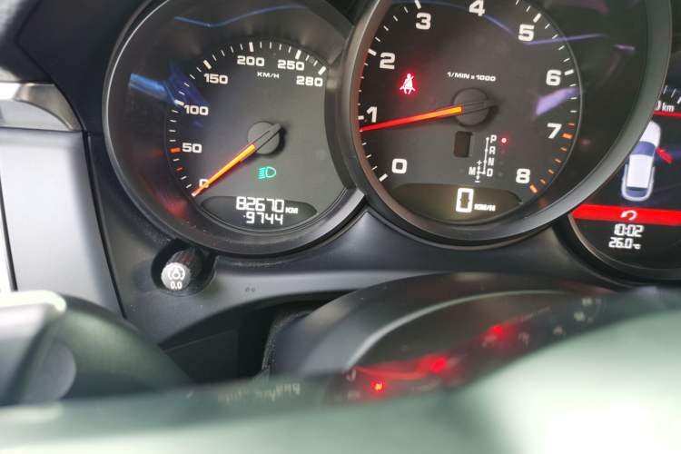 Used Porsche Macan 2014 Macan 2.0T Odometer Close Up