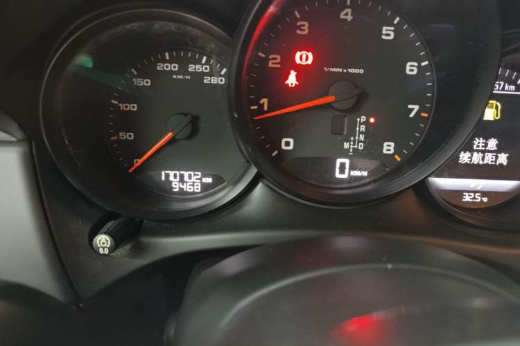 Used Porsche Macan 2014 Macan 2.0T Odometer Close Up