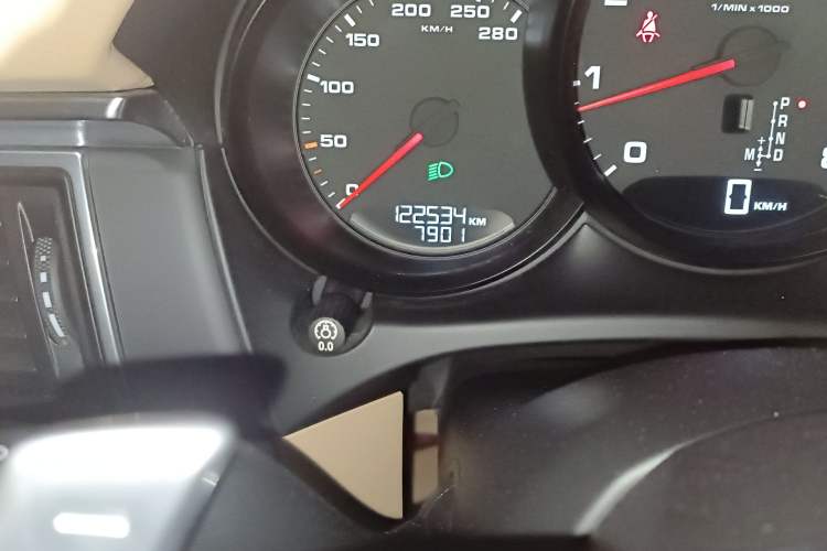 Used Porsche Macan 2014 Macan 2.0T Odometer Close Up