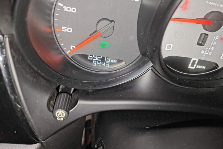 Used Porsche Macan 2014 Macan S 3.0T Odometer Close Up