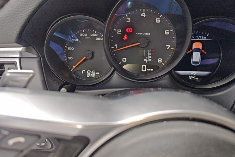 Used Porsche Macan 2014 Macan 2.0T Odometer Close Up
