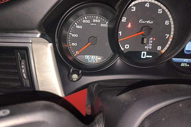 Used Porsche Macan 2014 Macan Turbo 3.6T Odometer Close Up