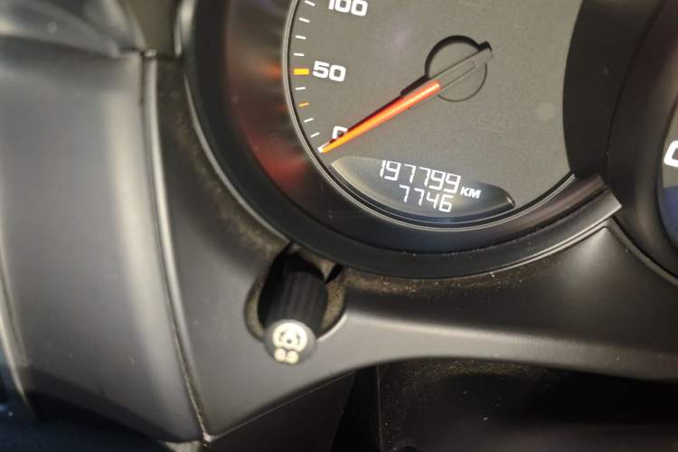 Used Porsche Macan 2014 Macan 2.0T Odometer Close Up