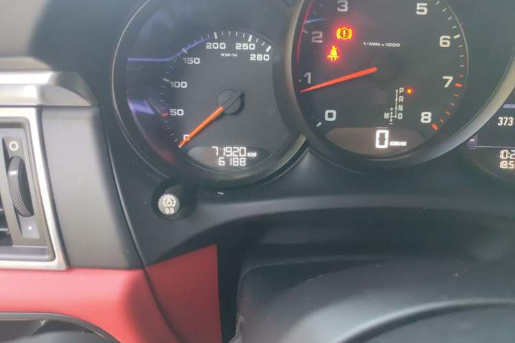 Used Porsche Macan 2014 Macan 2.0T Odometer Close Up