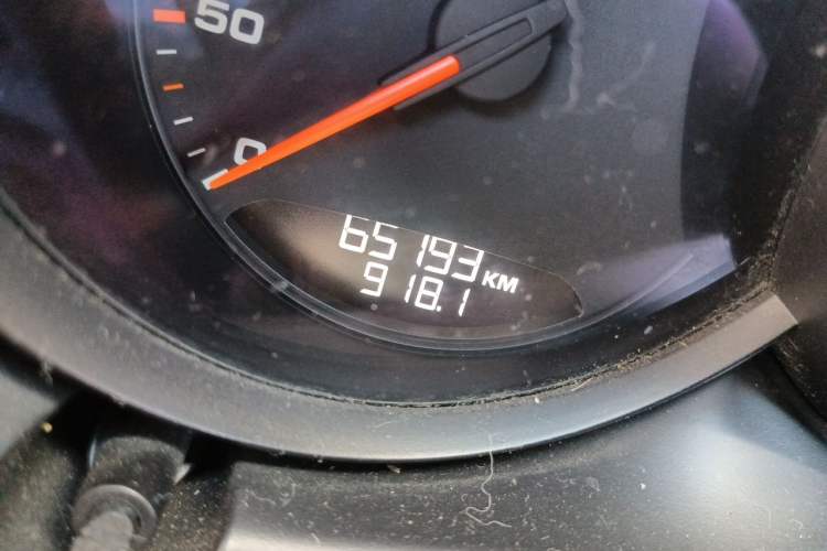 Used Porsche Macan 2014 Macan 2.0T Odometer Close Up