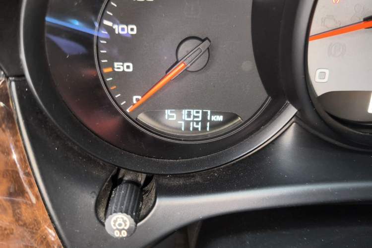 Used Porsche Macan 2014 Macan S 3.0T Odometer Close Up