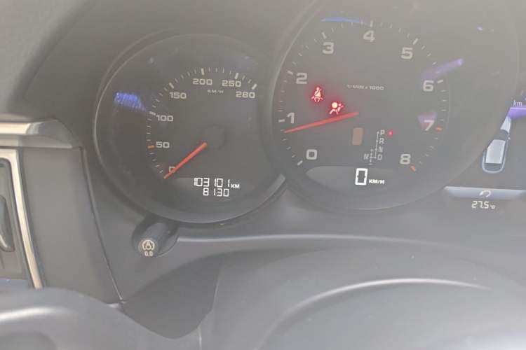 Used Porsche Macan 2014 Macan 2.0T Odometer Close Up