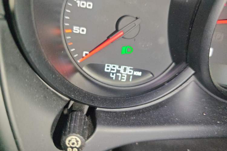Used Porsche Macan 2014 Macan 2.0T Odometer Close Up