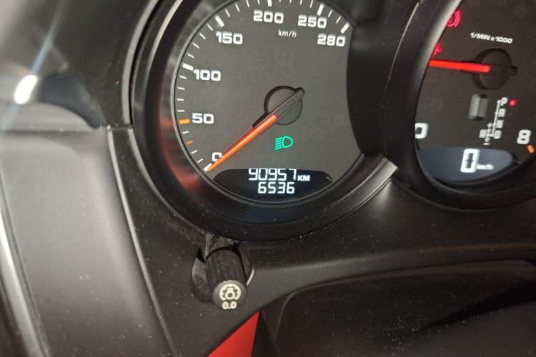 Used Porsche Macan 2014 Macan 2.0T Odometer Close Up