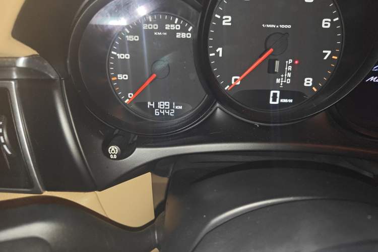 Used Porsche Macan 2014 Macan 2.0T Odometer Close Up