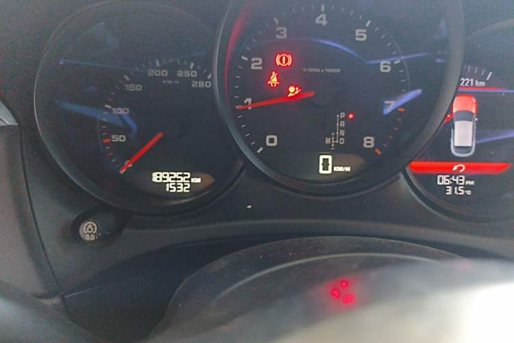 Used Porsche Macan 2014 Macan 2.0T Odometer Close Up