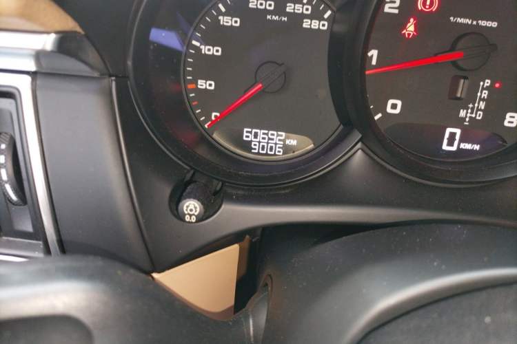 Used Porsche Macan 2014 Macan 2.0T Odometer Close Up