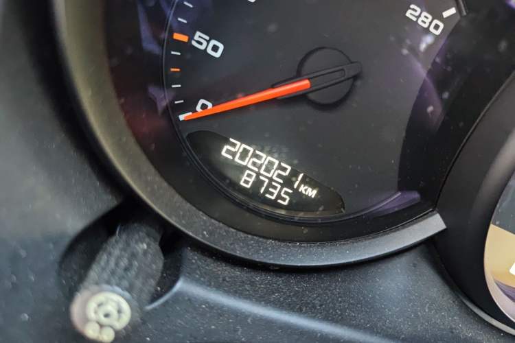 Used Porsche Macan 2014 Macan 2.0T Odometer Close Up