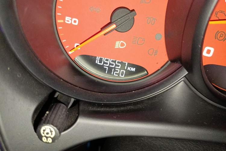 Used Porsche Macan 2014 Macan 2.0T Odometer Close Up