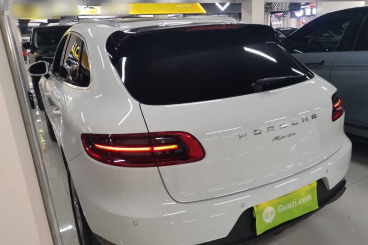 Used Porsche Macan 2014 Macan 2.0T Rear Left 45 Deg