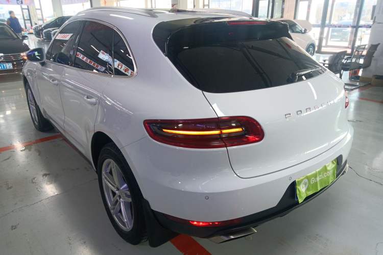 Used Porsche Macan 2014 Macan 2.0T Rear Left 45 Deg
