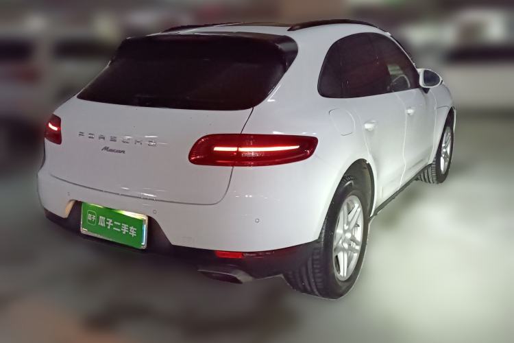 Used Porsche Macan 2014 Macan 2.0T Rear Right 45 Deg