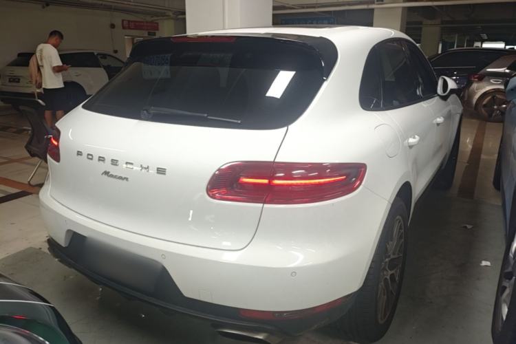 Used Porsche Macan 2014 Macan 2.0T Rear Right 45 Deg